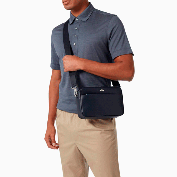 DISCOVER THE NEW AWARD 5-IN-1 MESSENGER BAG
